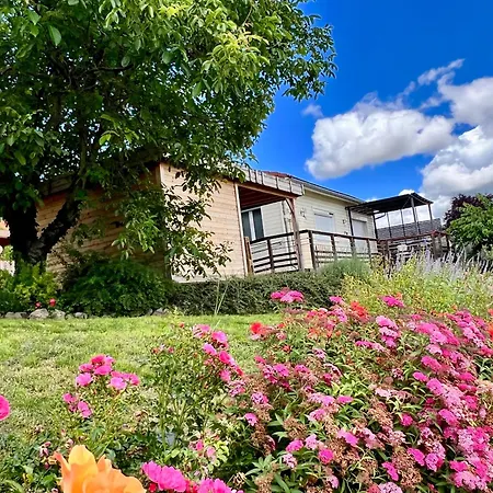 Holiday home Nid D'amour En Auvergne Avec Piscine