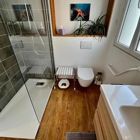 Casa de Férias Nid D'amour En Auvergne Avec Piscine