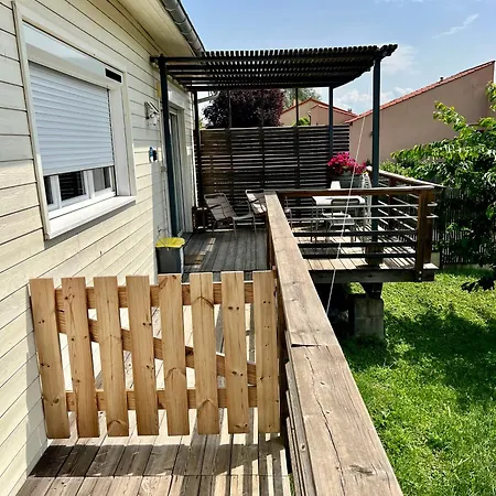 Nid D'amour En Auvergne Avec Piscine Casa de Férias