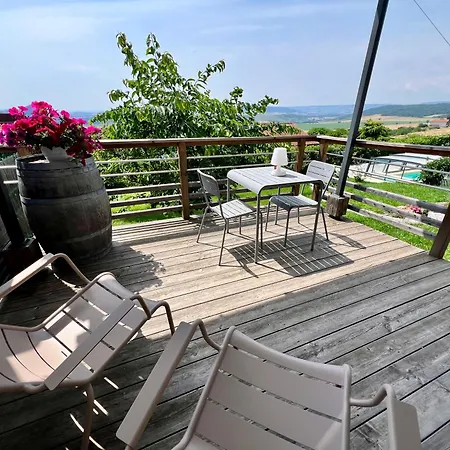 Casa de Férias Nid D'amour En Auvergne Avec Piscine *